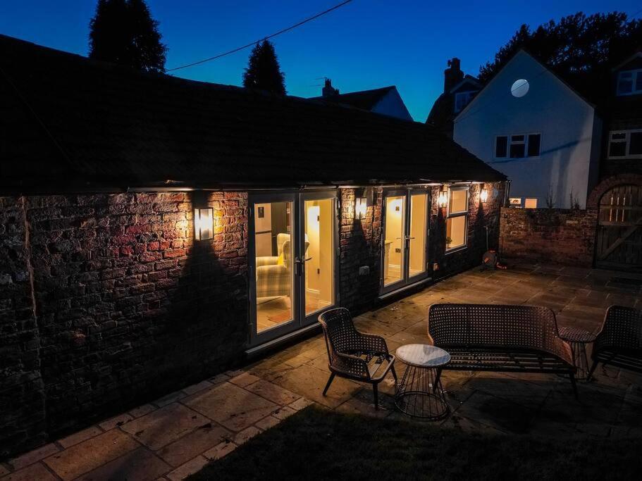 The Stables, Converted Barn Outside York Exterior foto